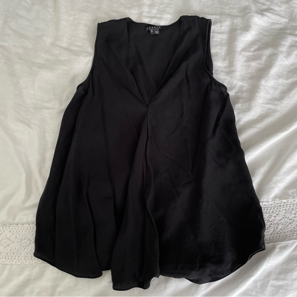 Theory Medium 100% Silk V Neck Tank Career Office Capsule Wardrobe